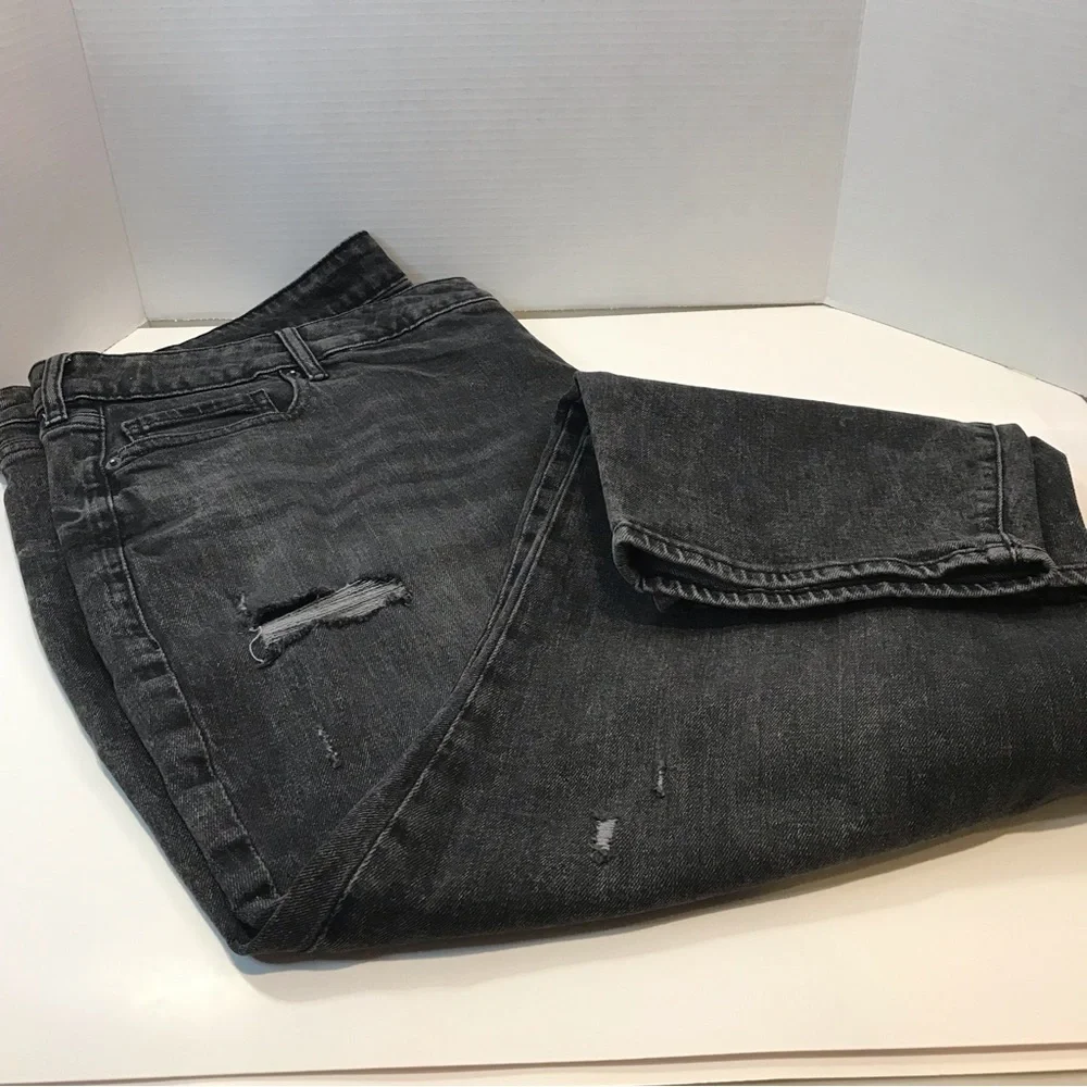 Old Navy Women High-Rise OG Straight Jeans - Picture 13 of 16